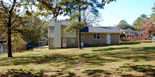 4 Bedrooms & 2.5 Bathrooms Gallery 3