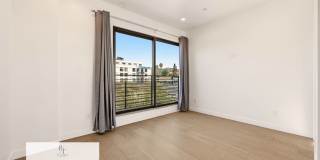 Modern 3-Bedroom Home in Silver Lake with High Ceilings & Hollywood Views ! Gallery 1