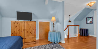 18 Meadow Avenue Gallery 36