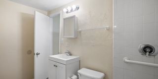 $1795 3br/1bath CUTE House w/ HUGE YARD Gallery 20