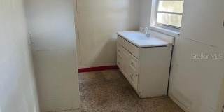 1089 S DE LEON AVENUE Gallery 1