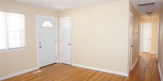 6309 Lynette ~ Hollywood Heights Gallery 4