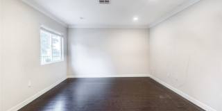 1443 E Broadway Gallery 10