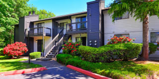 Woodlake Apartments Gallery 4