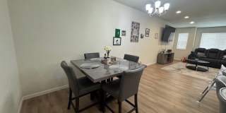 Stylish 3-Bedroom Townhome with Mountain Views & 2-Car Garage Gallery 5