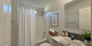 104 Bush Lane Gallery 8