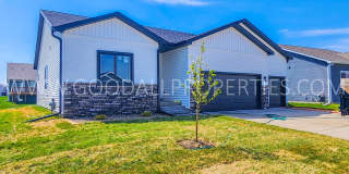 Newer 4 Bedroom, 3 Bath 3 car garage Home in Waukee with a 3-Car Garage Gallery 1