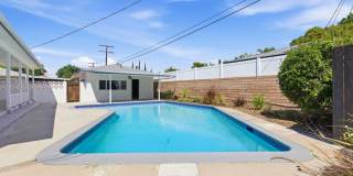 Beautiful modern 3 Bed + 3 Bath House + Pool + Garage Gallery 13