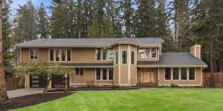 Luxury Acreage Estate in Hollywood Hill | Woodinville Retreat with Modern Upgrades Gallery 1