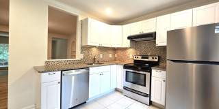 Beautifully Updated 3BR/3.5BA Townhome in Sought-After Westbard Mews!! Gallery 7