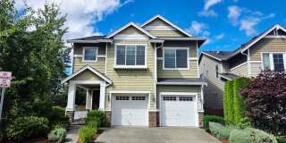 Spacious 4-Bed Home in the Northshore School District Gallery 1
