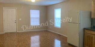 3 Bedrooms / 1 Bath!  Cute and Charming Home Available Early May! Gallery 3