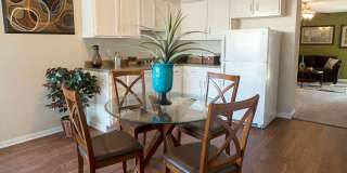 Willow Gardens Apartments Gallery 19