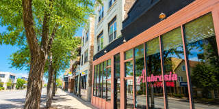 2239 North Western Avenue Gallery 1