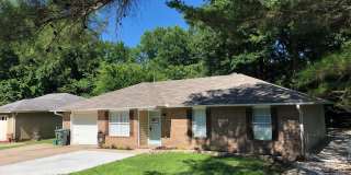3 bed 2 bath home, fenced back yard.  Large SHOP Gallery 1