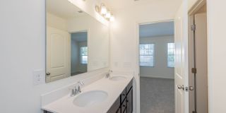 BEAUTIFUL 2 Bedroom Townhome in Mooresville APRIL MOVE IN SPECIAL Gallery 15