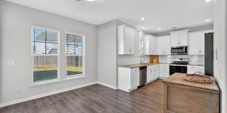 MOVE IN READY!-$500 OFF THE FIRST MONTHS RENT!-MOVE IN SPECIAL-BONUS ROOM!! Gallery 10