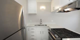 Monterey Townhouse Gallery 10