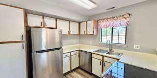 Modern Condo with Fireplace, Garage & Community Pool Modern Condo with Fireplace, Garage & Community Pool Gallery 1