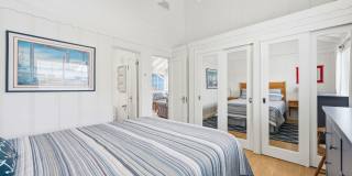 Balboa Island Coastal Charm Retreat Gallery 9