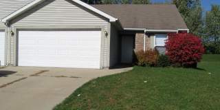 Duplex on Southside. 2bed/2bath with 2 car garage & privacy fence. Gallery 3