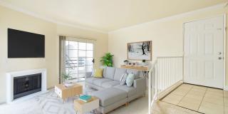 Summit At Warner Center Gallery 110