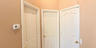 Beautiful 4 bedroom for rent. Gallery 12