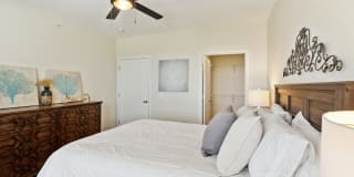 Waterside at RiverPark Place Gallery 11