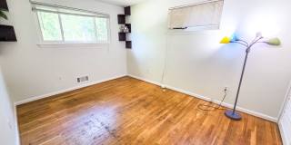 Fantastic 4 bedroom, 2 full bath, 2 half bath home in Close in Silver Spring! Gallery 21