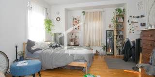 Large 3 bed unit near the Green Line and BU with parking Gallery 3