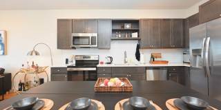 **THIS IS THE ONE IN EAST NASHVILLE** Gallery 21