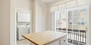 228 STATION PARK Circle Gallery 9