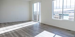 Spacious 4BR House with Beautiful Mountain Views! Gallery 4