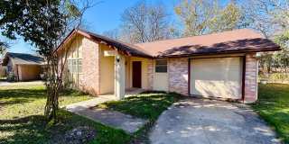 5226 Pine Pl 78744 | 3 Bed 2 Bath 1 Garage $1595 Available June Gallery 1