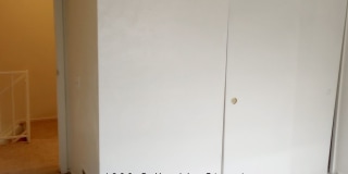 2 bed, 1 Bath, 900 sqft with washer/dryer hookups and 1 car garage Gallery 10