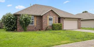 3 Bed / 2 Bath in Rolling Prairie Gallery 1