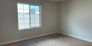 5 BEDROOM, 4 BATHROOM TOWNHOUSE WITH 2 CAR DETACHED GARAGE Gallery 10