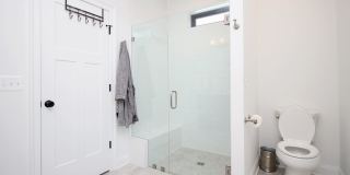 Beautiful, Custom-Built Lochlyn Hill Home Gallery 23