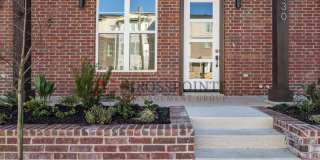 Luxury 3 bedroom, 3.5 Bath, 2 Car Garage Townhome- Fully Furnished! Gallery 1