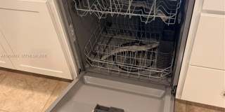 585 NW 11th Ave Gallery 25