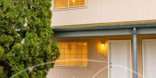Spacious 2 bedroom duplex with attached garage Gallery 30