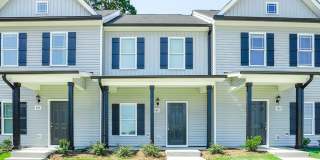 2 Bed/2.5 Bath Townhome Close to Downtown Clayton! Gallery 1