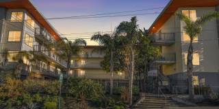 2p008 - Lake View East Gallery 1