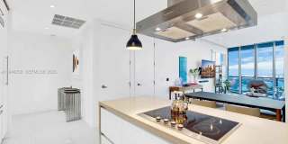 1100 Biscayne Boulevard Gallery 26