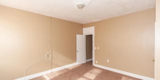 2400 West Baltimore Street Gallery 14