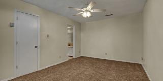 Las Colinas Gallery 8