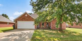 Bright & Beautiful 4 Bedroom Home with Fenced Yard and Modern Upgrades! Gallery 1