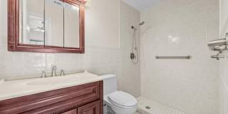 2010 SW Burlington Street Gallery 12