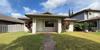 Rarely Available 2br/2ba House with garage with an Enclosed Yard Gallery 1