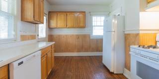 Large Centrally Located Home for Rent! Gallery 9